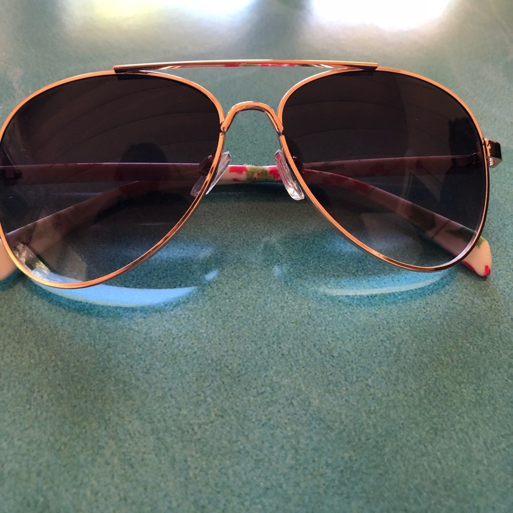 Aviator Style Sunglasses with Floral Temples